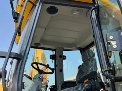 8.2 Ton Backhoe Loader